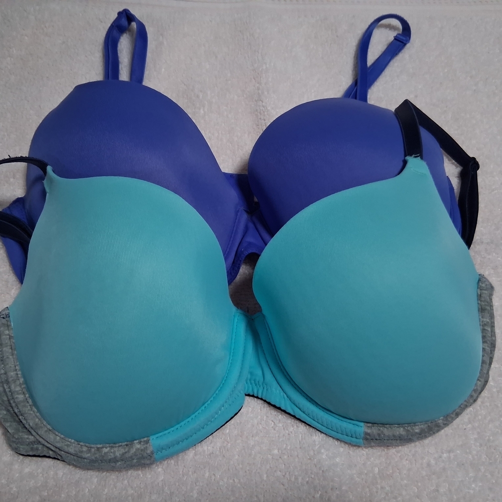 PINK Victoria's Secret wear everywhere lightly lined Blue and Teal Bra Set 32D
